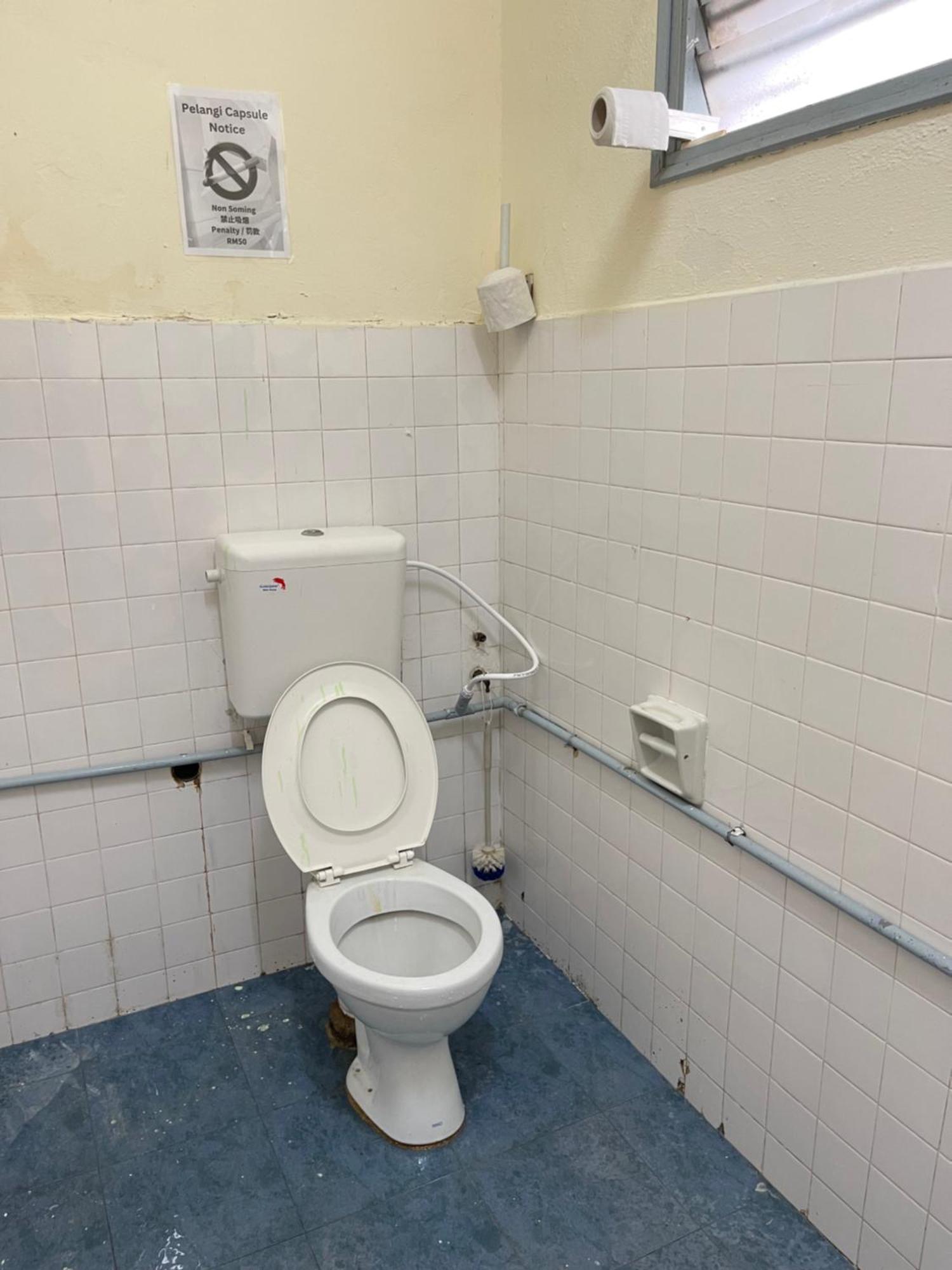 Pelangi Capsule Hostel Τζόχορ Μπάχρου Εξωτερικό φωτογραφία