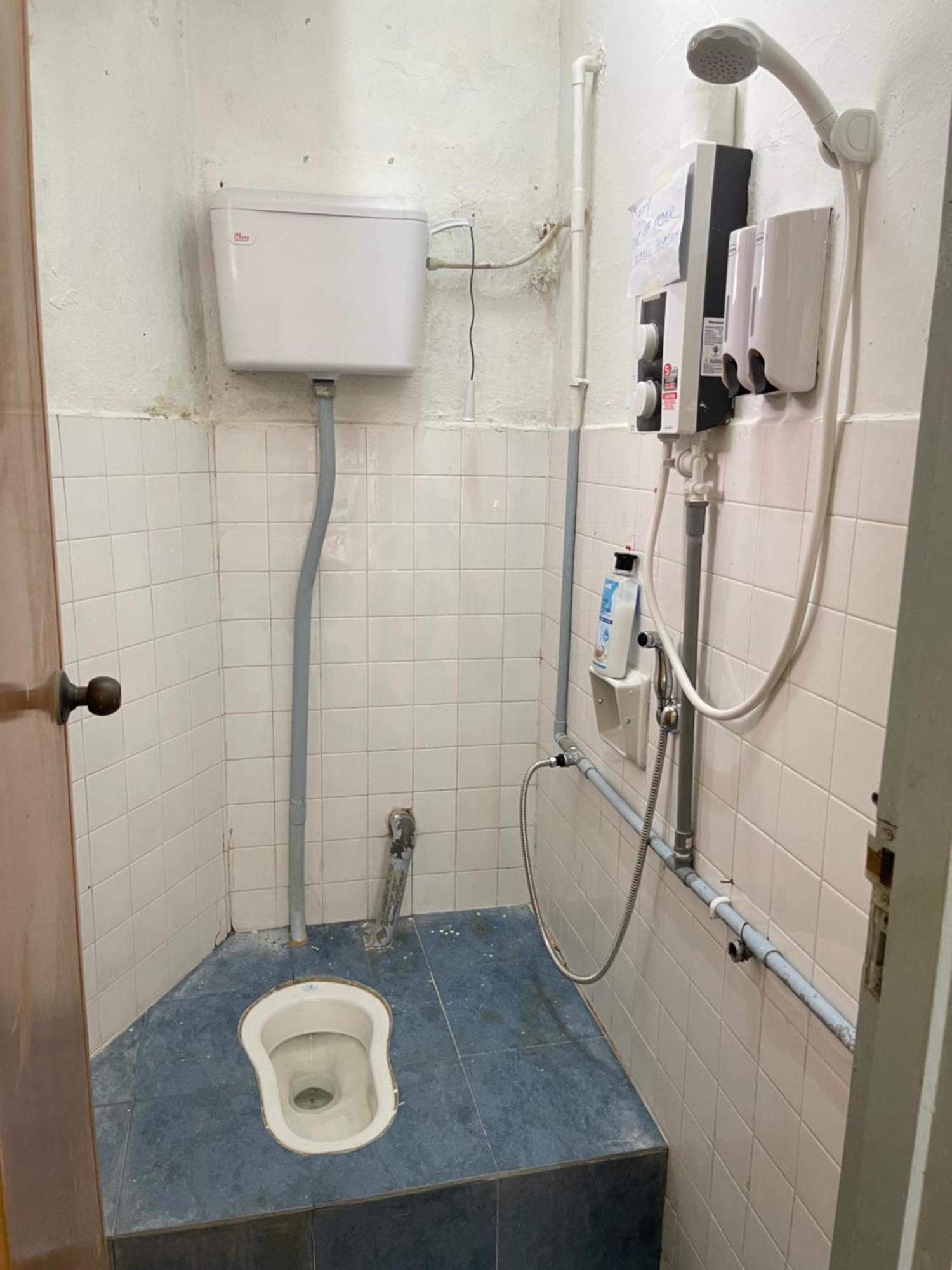 Pelangi Capsule Hostel Τζόχορ Μπάχρου Εξωτερικό φωτογραφία