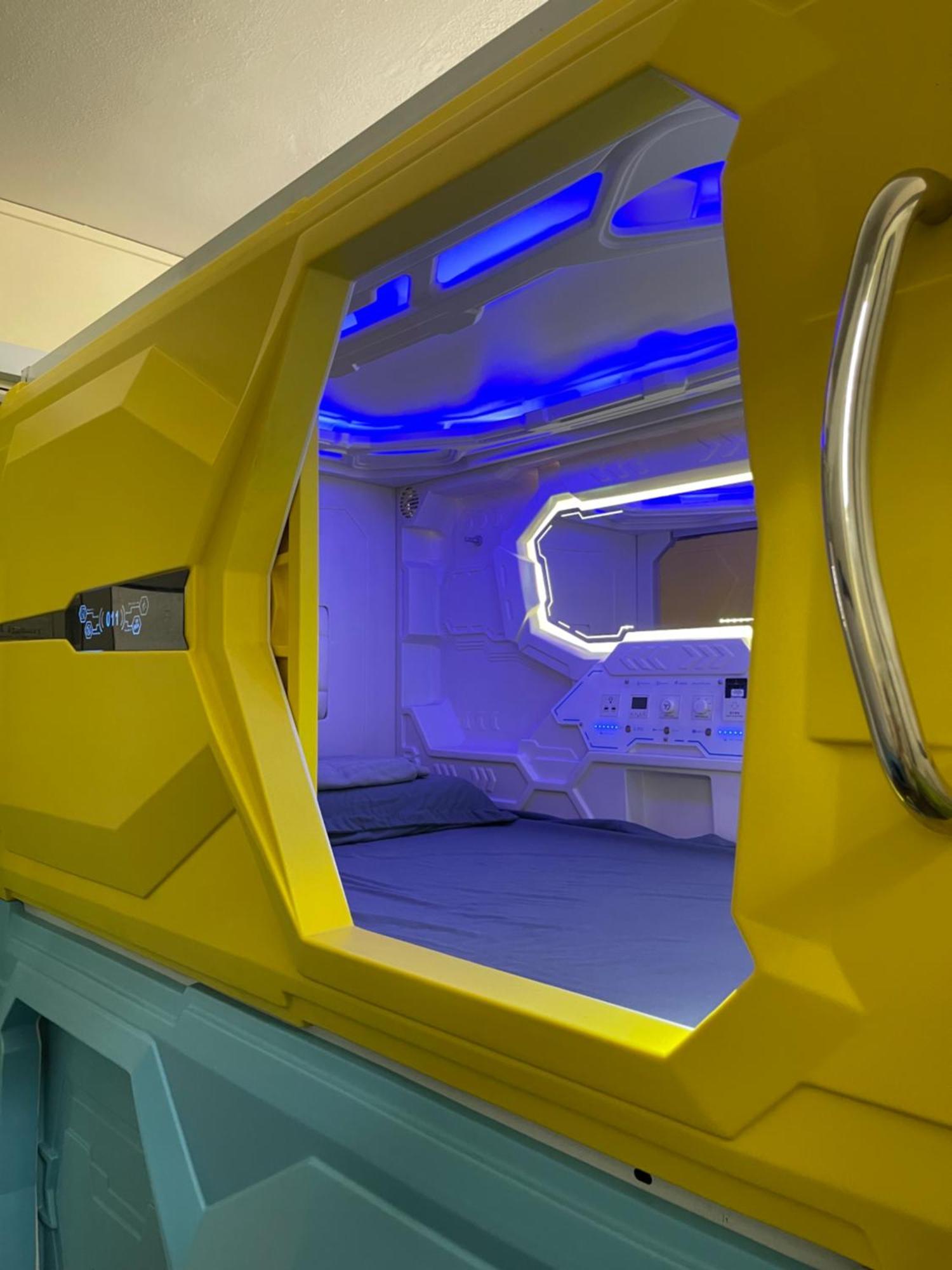 Pelangi Capsule Hostel Τζόχορ Μπάχρου Εξωτερικό φωτογραφία