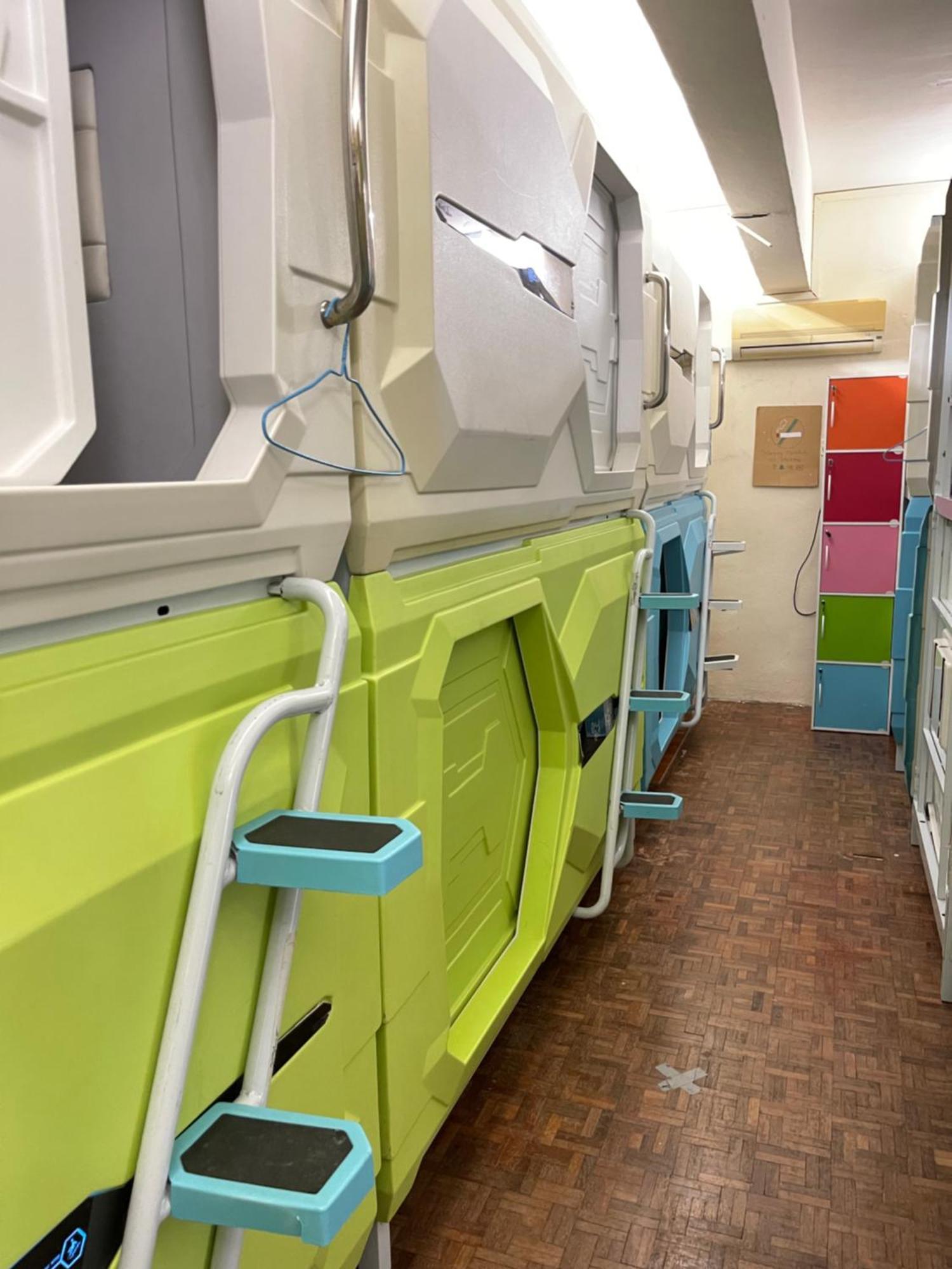 Pelangi Capsule Hostel Τζόχορ Μπάχρου Εξωτερικό φωτογραφία