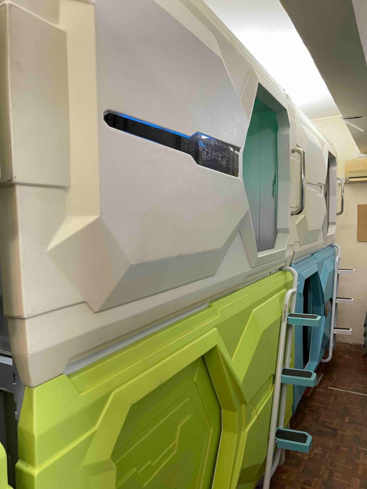 Pelangi Capsule Hostel Τζόχορ Μπάχρου Εξωτερικό φωτογραφία