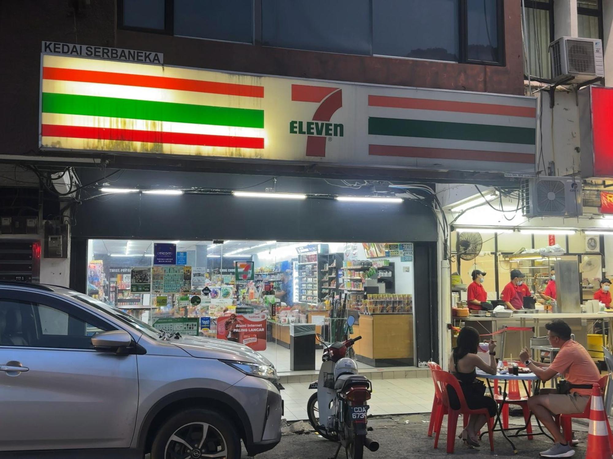 Pelangi Capsule Hostel Τζόχορ Μπάχρου Εξωτερικό φωτογραφία